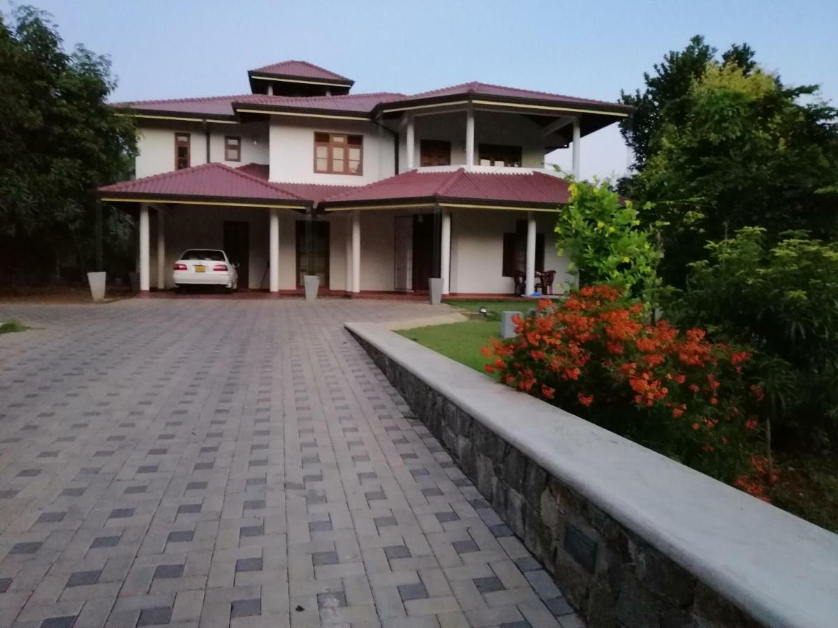 Golden Residence Anuradhapura Exterior photo
